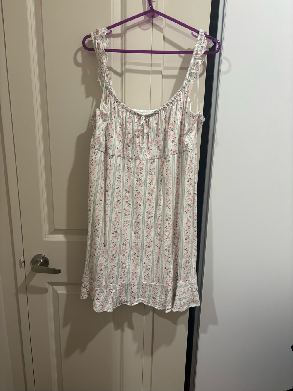 Torrid Women's Cream Floral dress